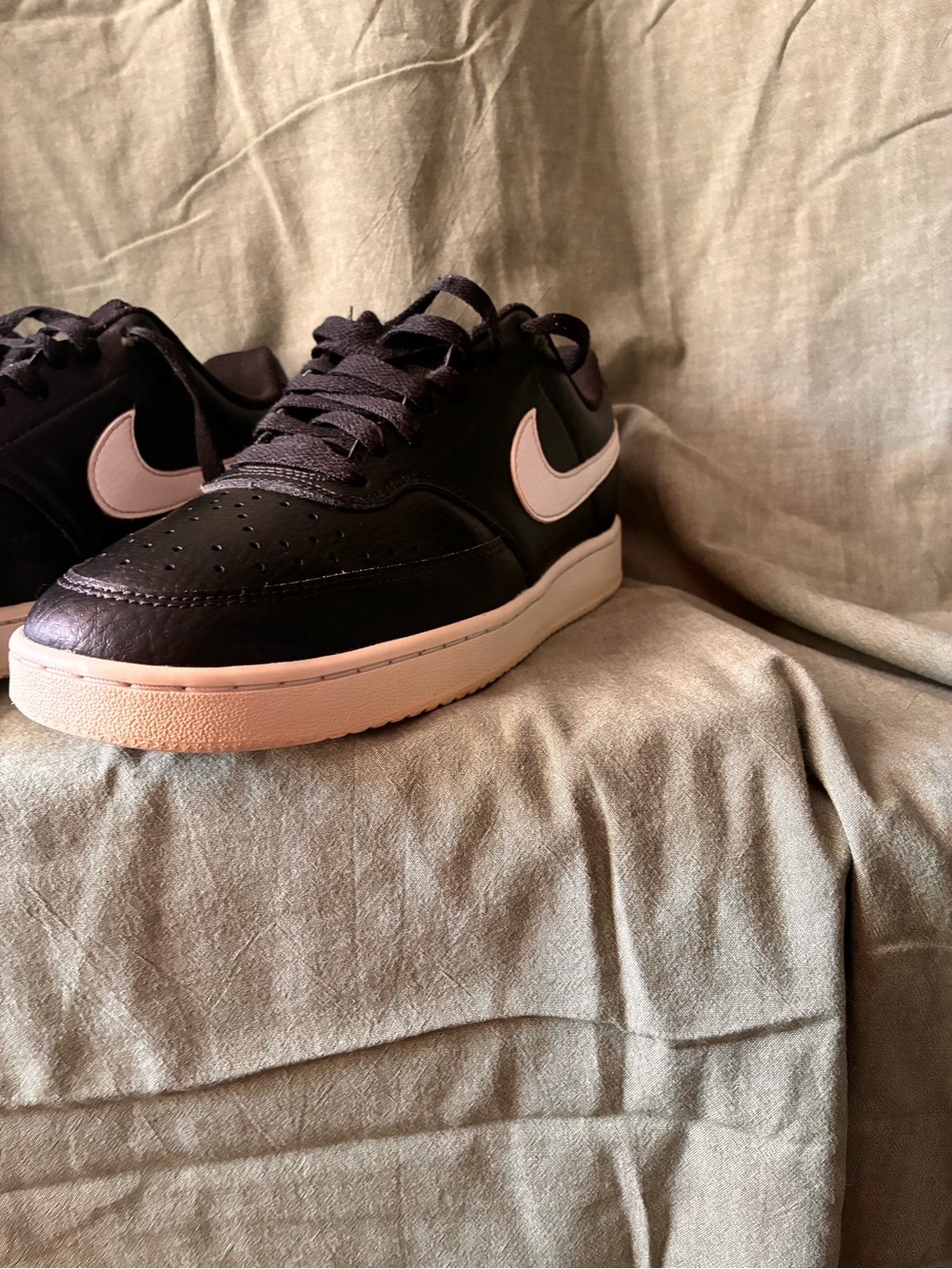Nike Black Sneakers with White Swoosh - Picture 14 of 16